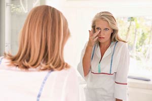 Look Younger – Anti Aging Make  Up Tips!