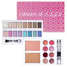 Cosmetics In Combination Sets To Enhance Your Beauty