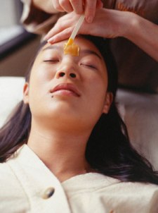 Eyebrow Waxing - To Shape Your Brow And Increase The Beauty Of Your Eyes!