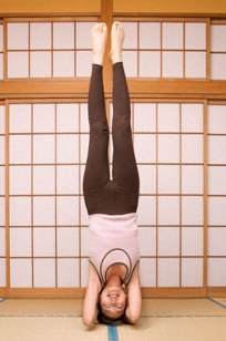 Keep Your Skin Look Younger During Holidays With Yoga!