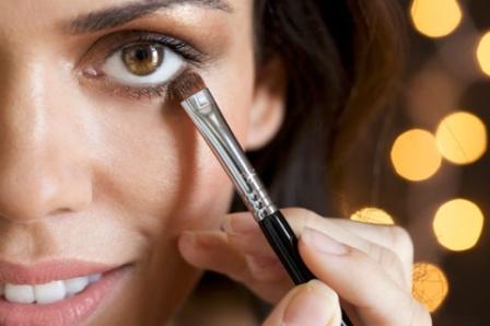 Makeup and Hair Safety Tips during Hot July Days