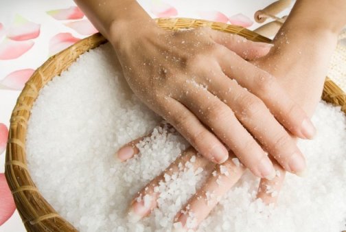 Salt, Olive Oil and Lemon Juice Exfoliation