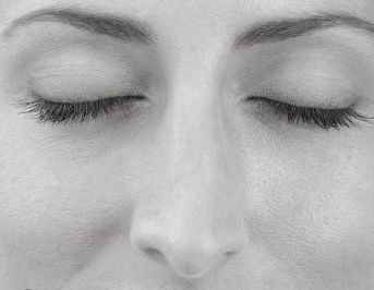 Dry-skin-on-eyelids