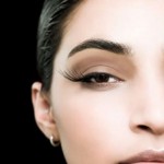 Fake Eyelashes for a Seductive Gaze