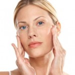 applying-moisturizer