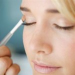 How to Do Make Up in 4 Easy Steps