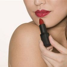 women-spend-more-on-looks